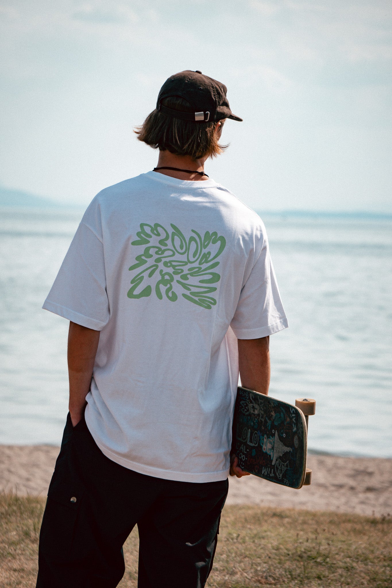 Oversize wavy logo